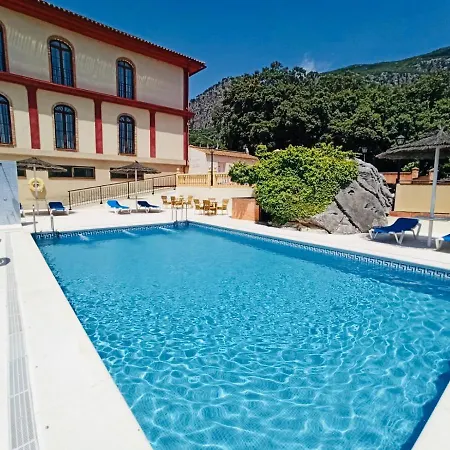 Sierra De Hotel 3*