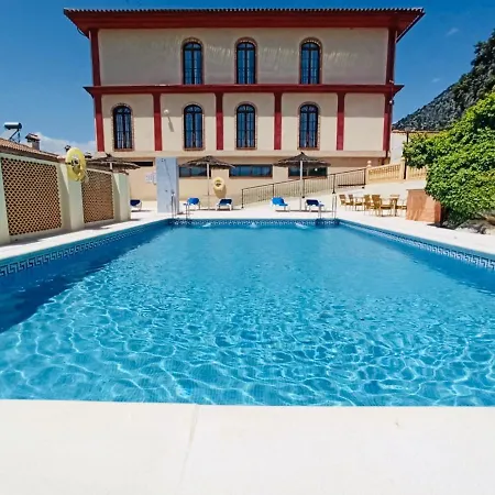 Sierra De Hotel 3*