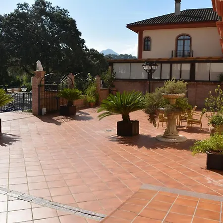 Sierra De Hotel 3*
